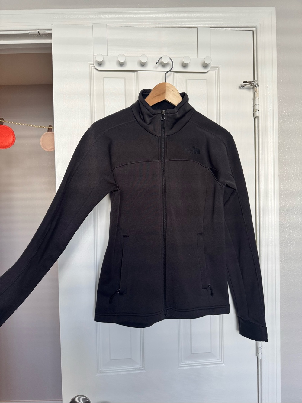The North Face Women's Full-Zip Black Fleece Jacket